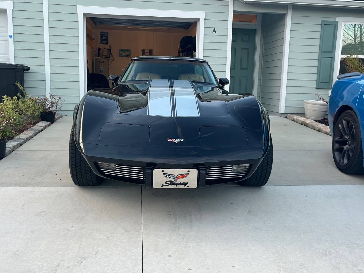 Chevrolet-corvette-1979-black-28