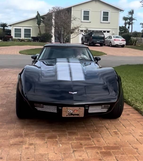 Chevrolet-corvette-1979-black-3