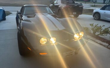 Chevrolet-corvette-1979-black-33