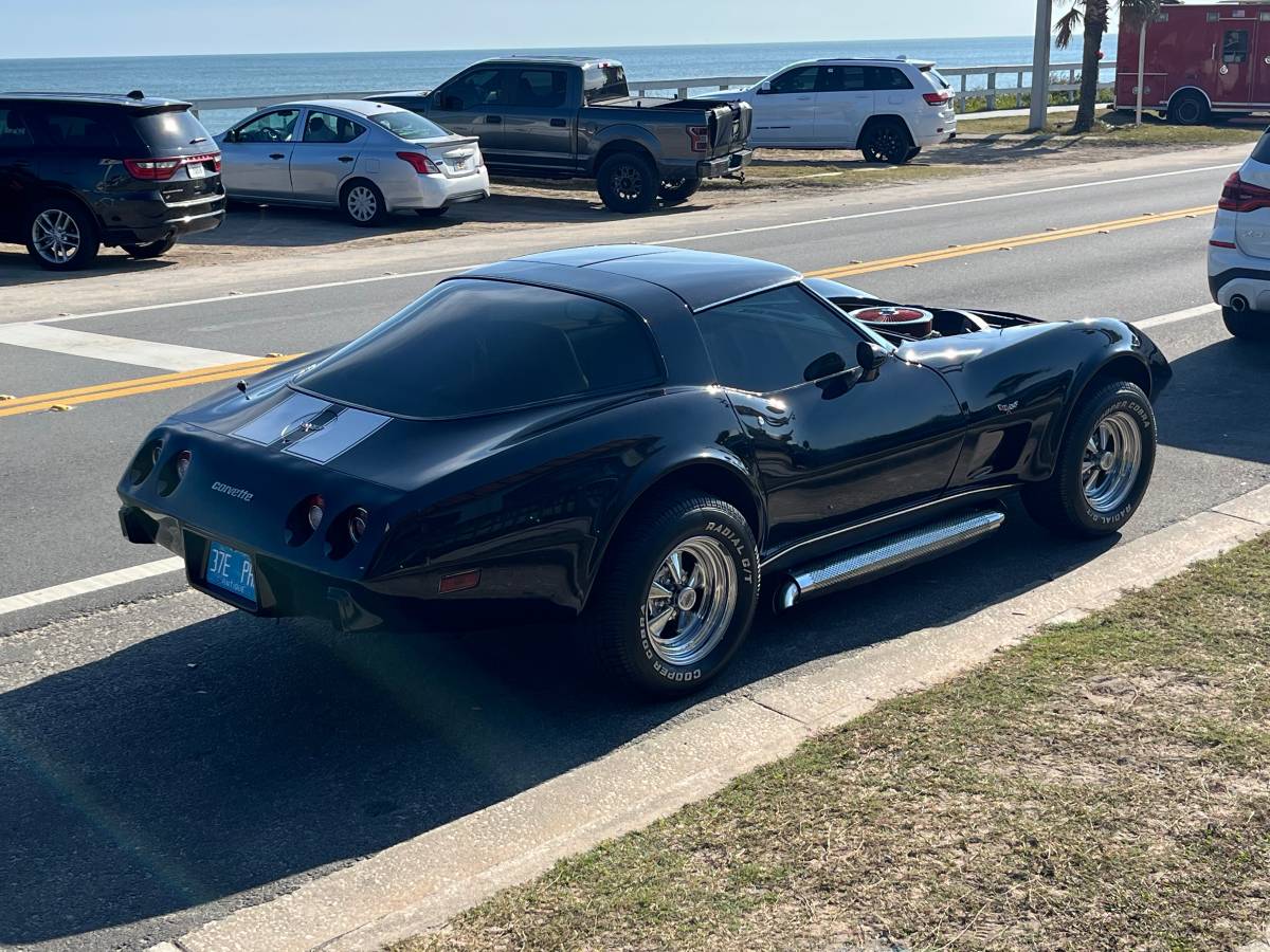 Chevrolet-corvette-1979-black-4