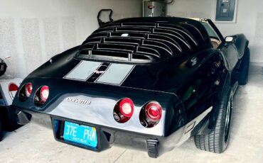 Chevrolet-corvette-1979-black-46