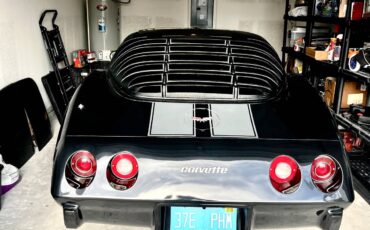 Chevrolet-corvette-1979-black-47