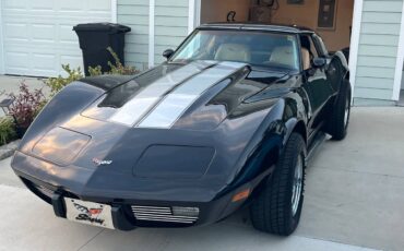 Chevrolet-corvette-1979-black-6