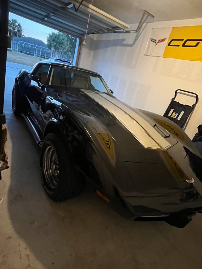 Chevrolet-corvette-1979-black-63