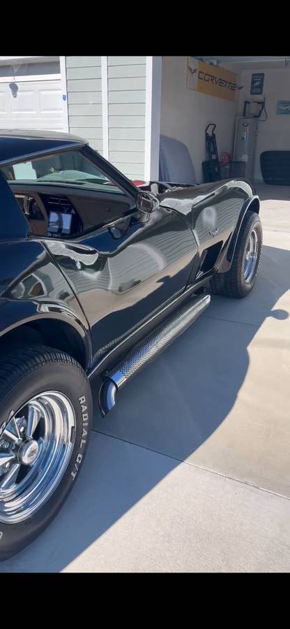 Chevrolet-corvette-1979-black-66