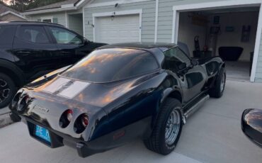Chevrolet-corvette-1979-black-7