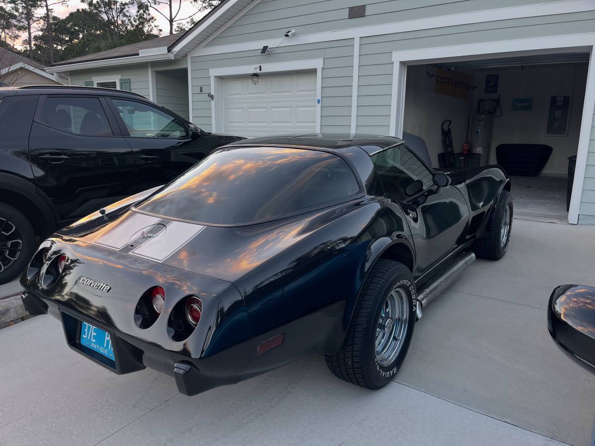 Chevrolet-corvette-1979-black-7