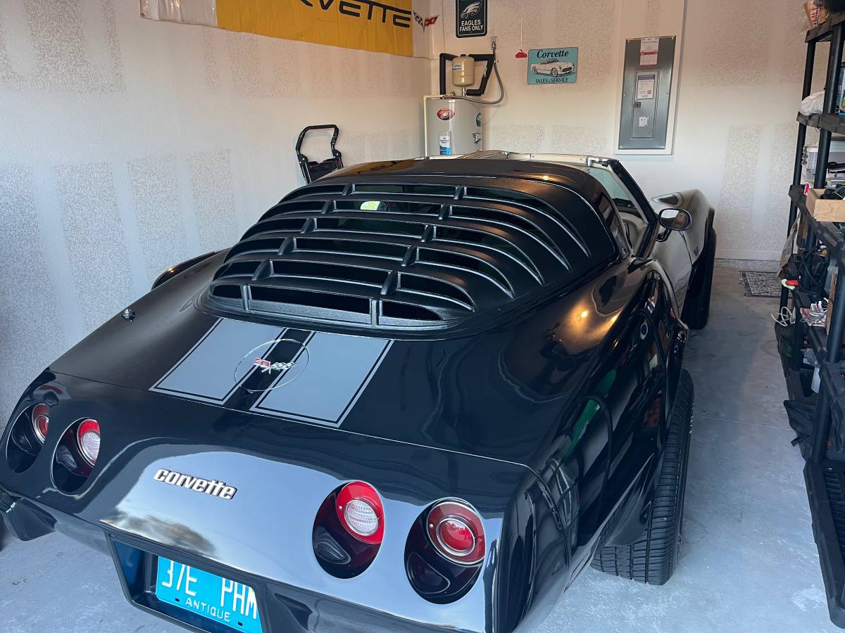 Chevrolet-corvette-1979-black-9