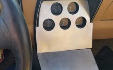 Chevrolet-corvette-1981-red-1