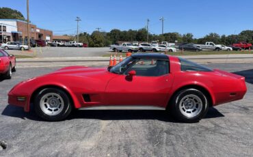 Chevrolet-corvette-1981-red-1