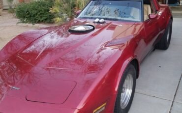 Chevrolet-corvette-1981-red-10
