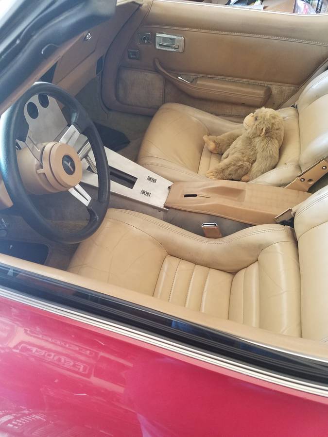 Chevrolet-corvette-1981-red-13