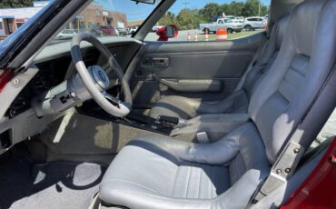 Chevrolet-corvette-1981-red-18