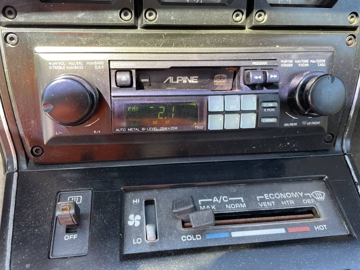 Chevrolet-corvette-1981-red-23