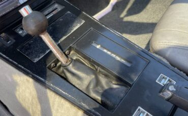 Chevrolet-corvette-1981-red-24