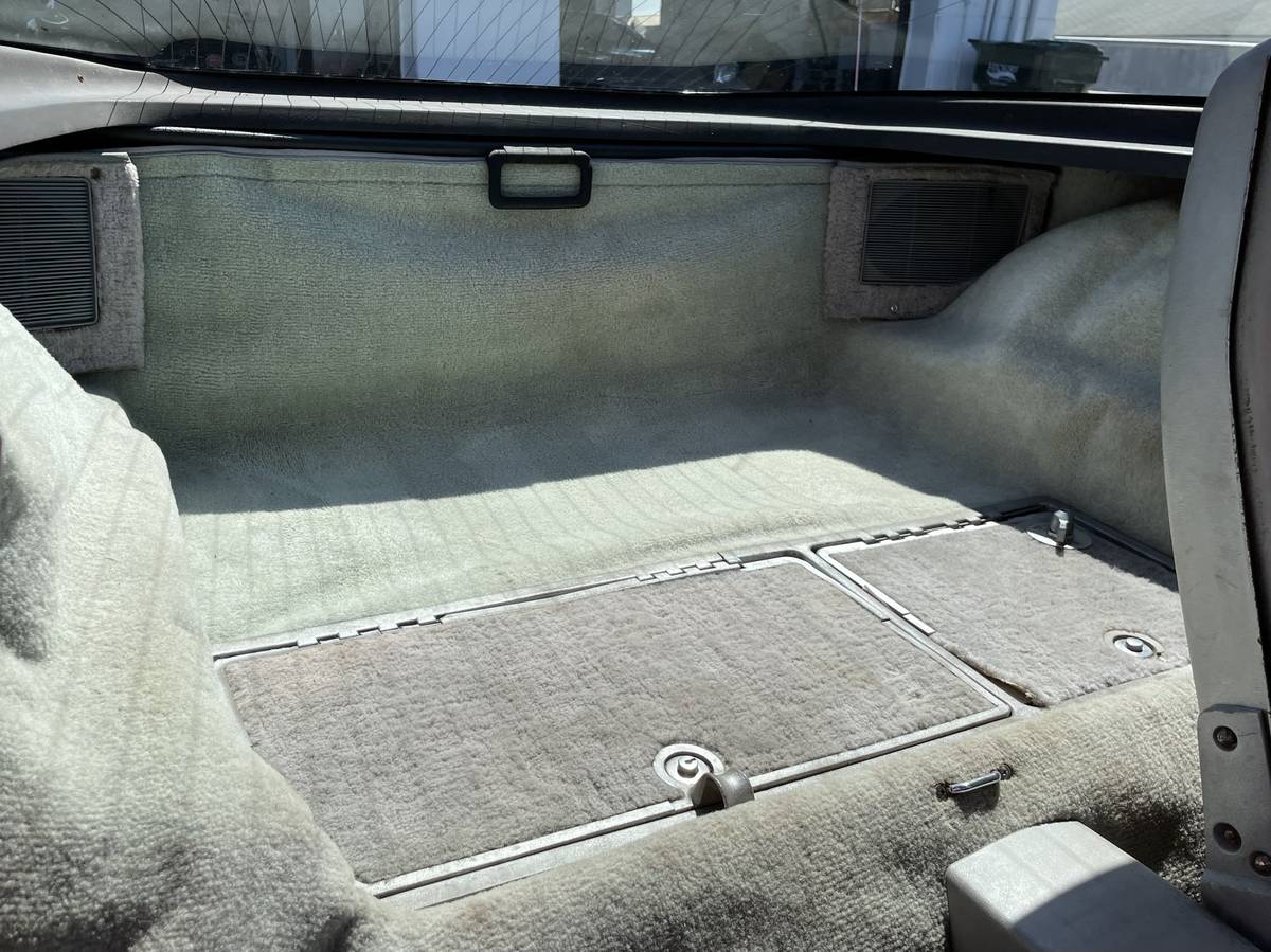 Chevrolet-corvette-1981-red-26