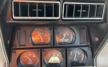 Chevrolet-corvette-1981-red-35