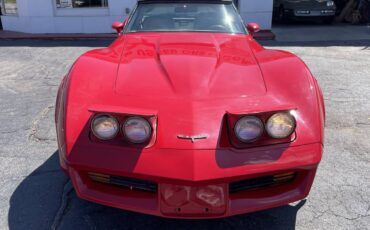 Chevrolet-corvette-1981-red-40