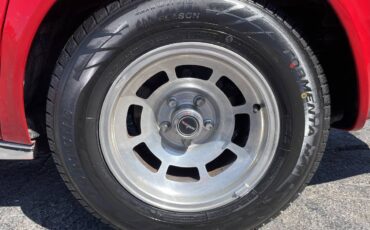 Chevrolet-corvette-1981-red-6