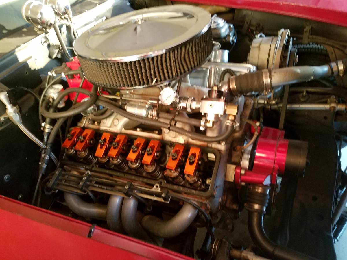 Chevrolet-corvette-1981-red-8