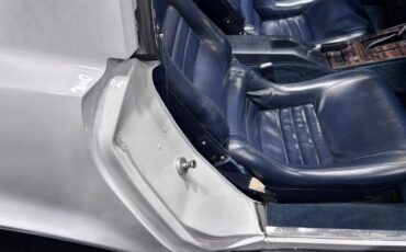 Chevrolet-corvette-1981-white-12