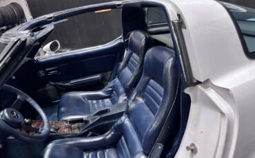 Chevrolet-corvette-1981-white-15