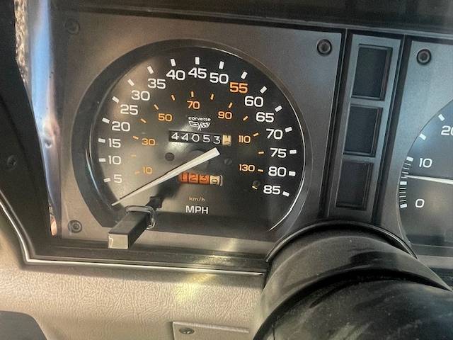 Chevrolet-corvette-1982-custom-1