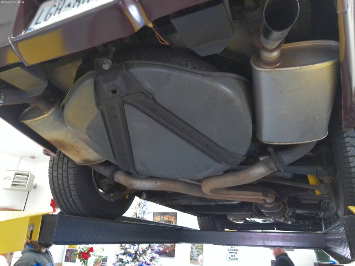 Chevrolet-corvette-1982-silver-13