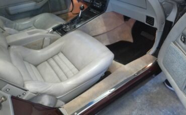 Chevrolet-corvette-1982-silver-9