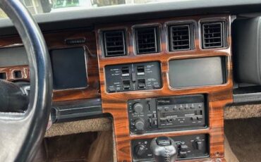 Chevrolet-corvette-1985-4