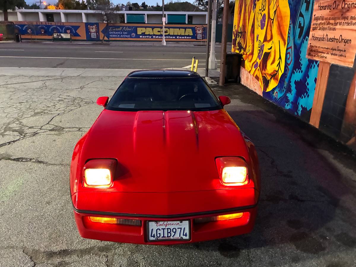 Chevrolet-corvette-1985-6
