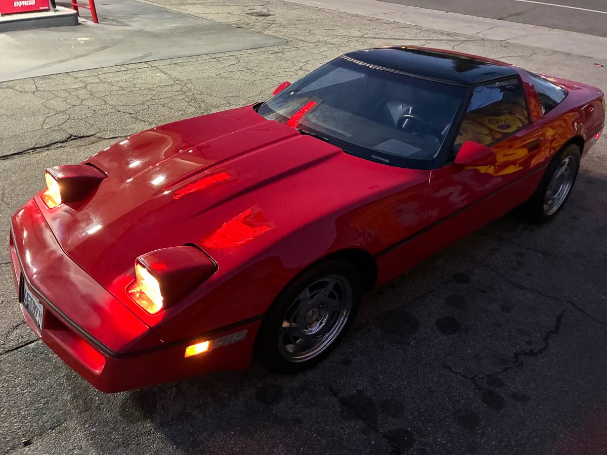 Chevrolet-corvette-1985-8