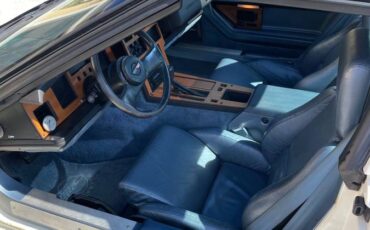 Chevrolet-corvette-1985-white-13