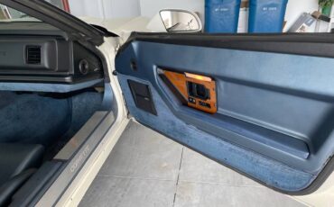 Chevrolet-corvette-1985-white-9