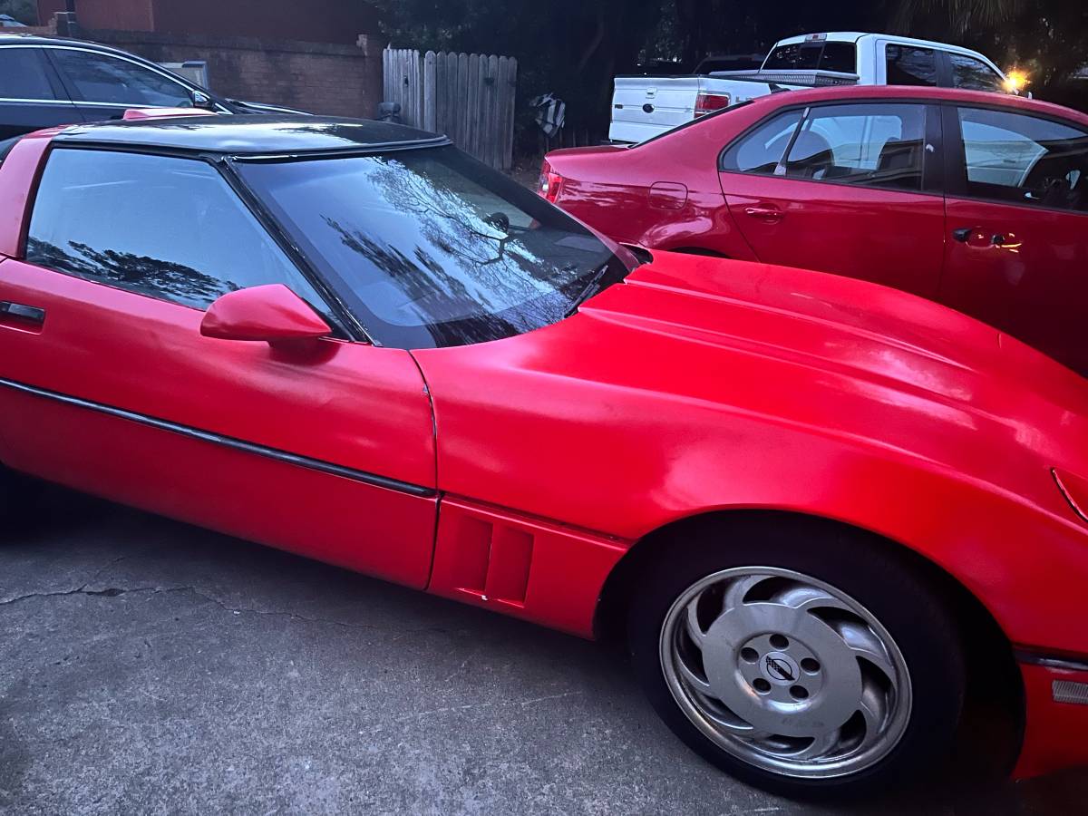 Chevrolet-corvette-1986-red