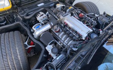 Chevrolet-corvette-1986-yellow-10