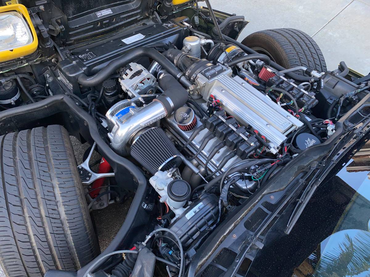 Chevrolet-corvette-1986-yellow-10