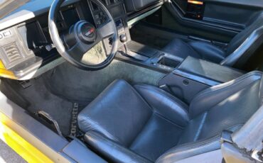 Chevrolet-corvette-1986-yellow-2