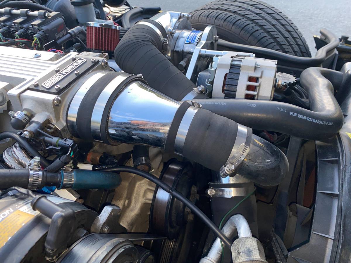 Chevrolet-corvette-1986-yellow-22