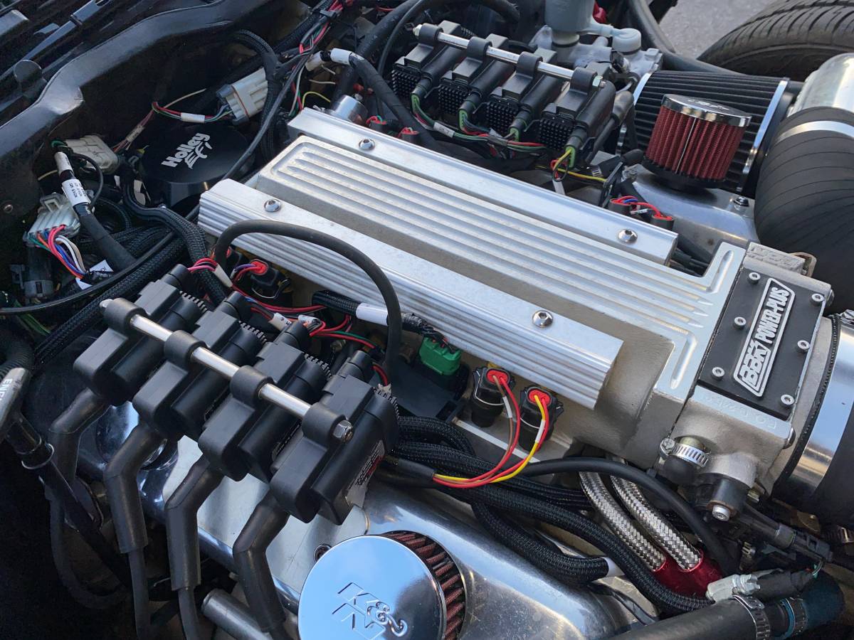 Chevrolet-corvette-1986-yellow-9