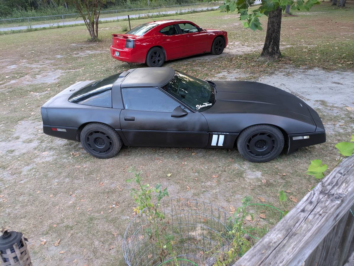 Chevrolet-corvette-1987-black-1