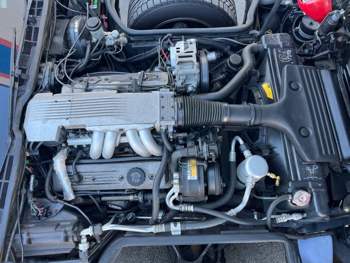 Chevrolet-corvette-1987-red-8