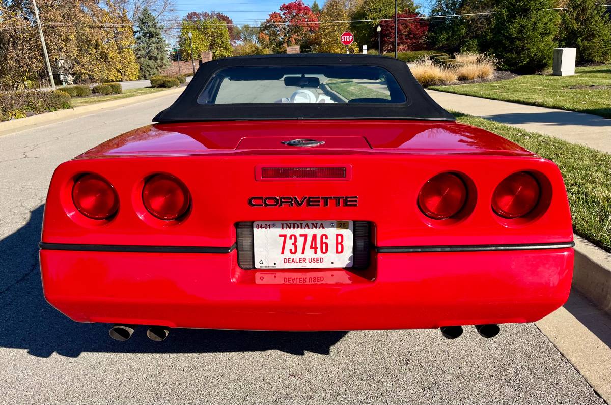 Chevrolet-corvette-1987-red-9