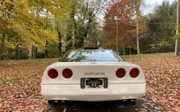 Chevrolet-corvette-1988-3