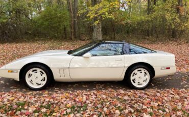 Chevrolet-corvette-1988