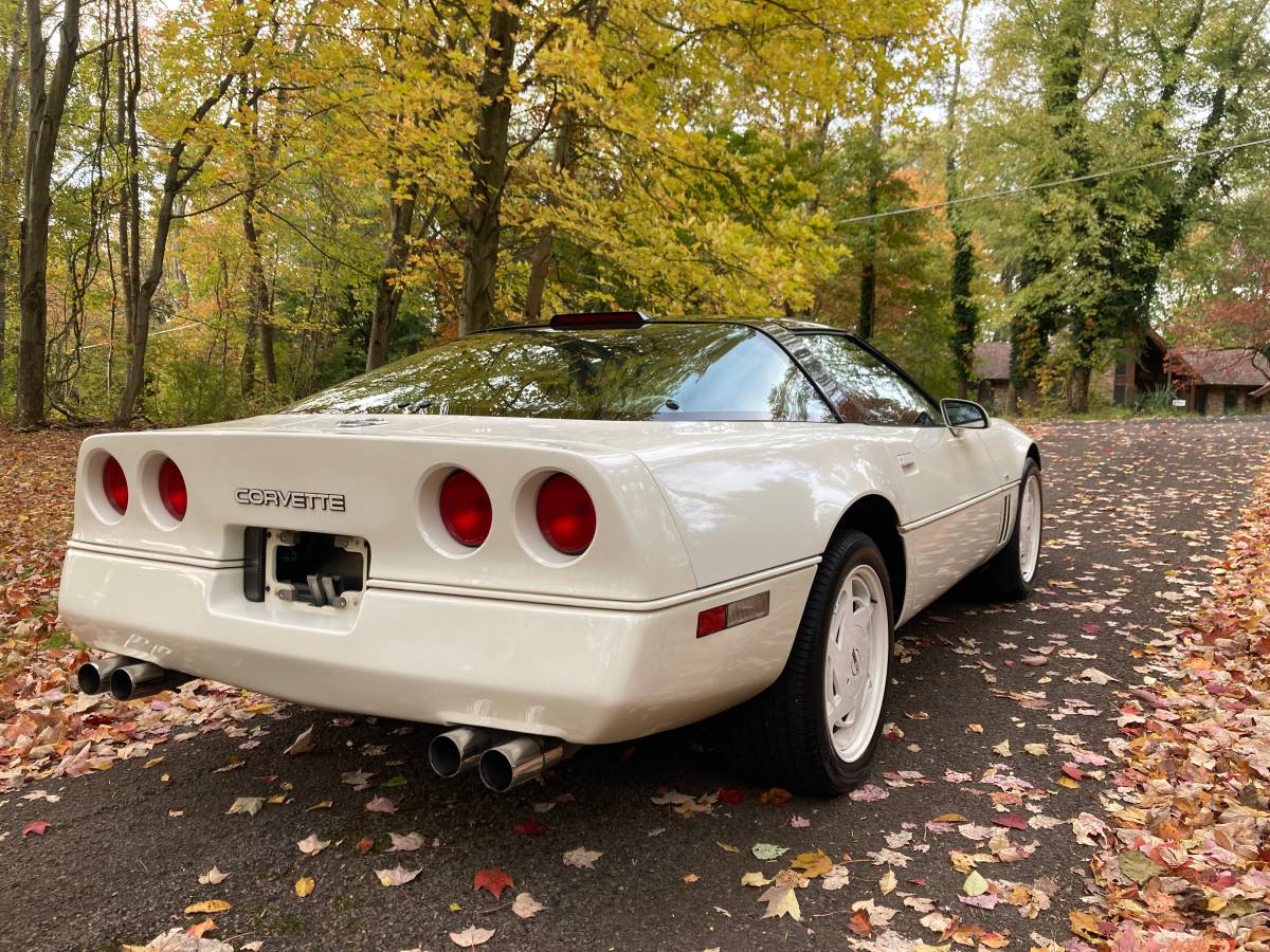 Chevrolet-corvette-1988-6