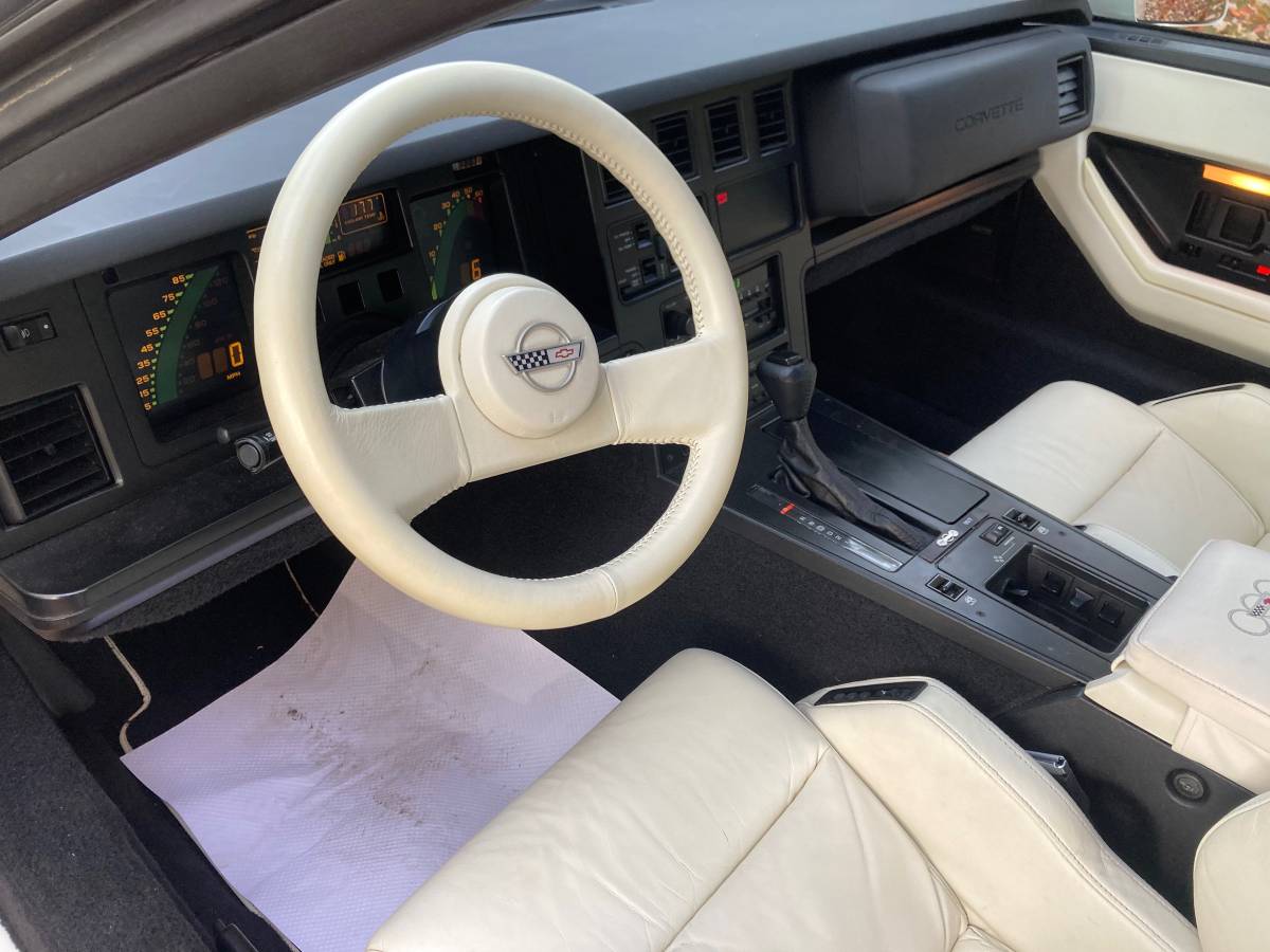 Chevrolet-corvette-1988-9