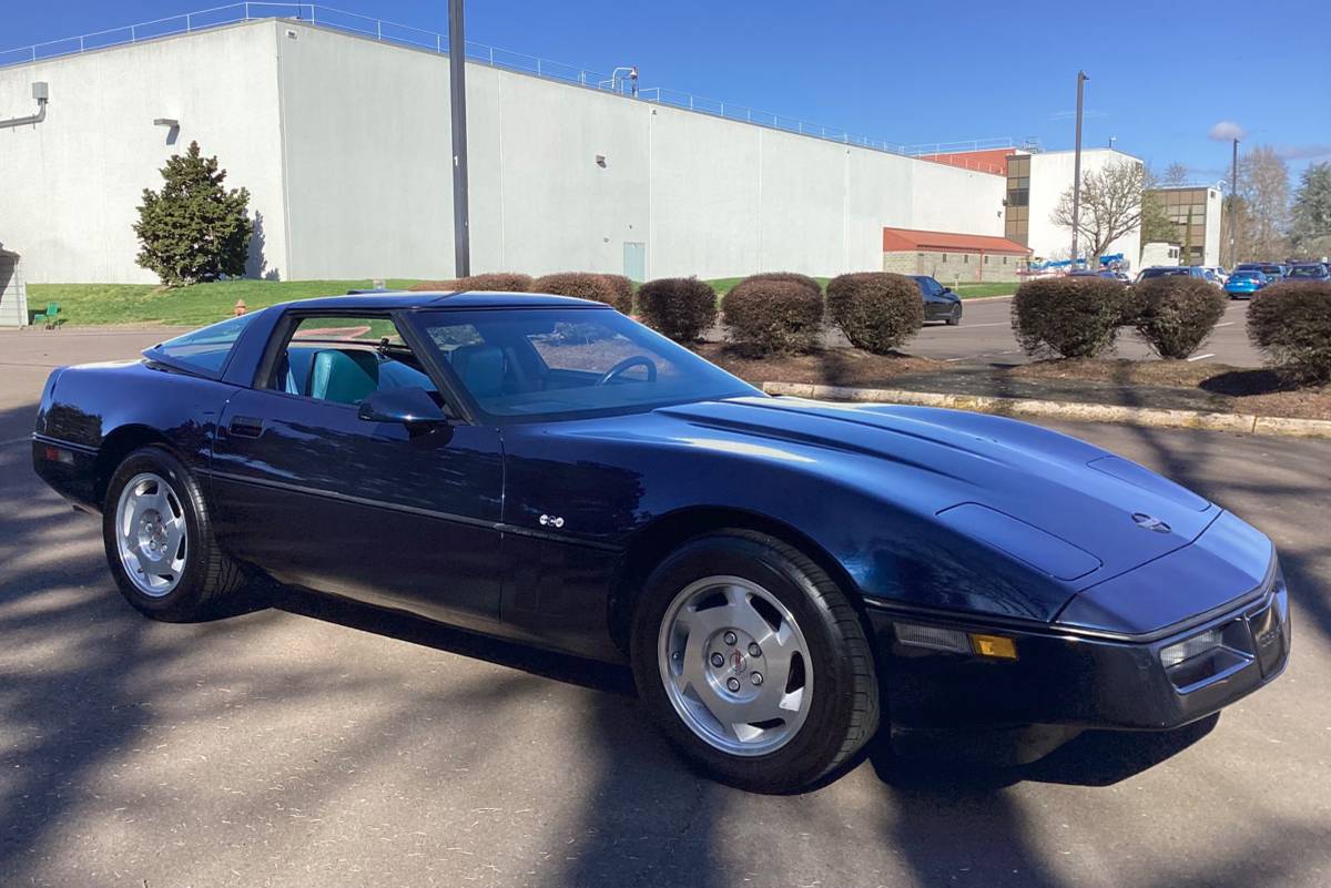 Chevrolet-corvette-1988-blue-17