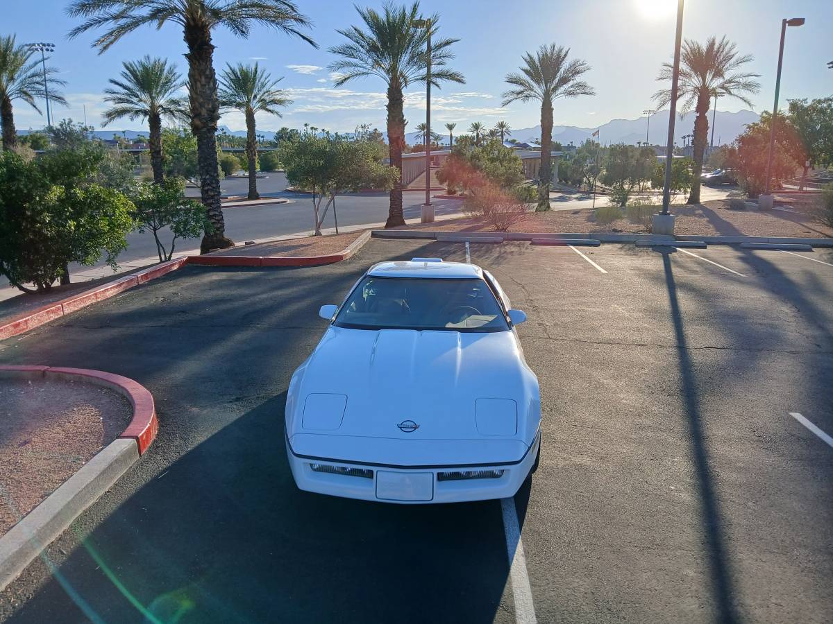 Chevrolet-corvette-1989-white-1