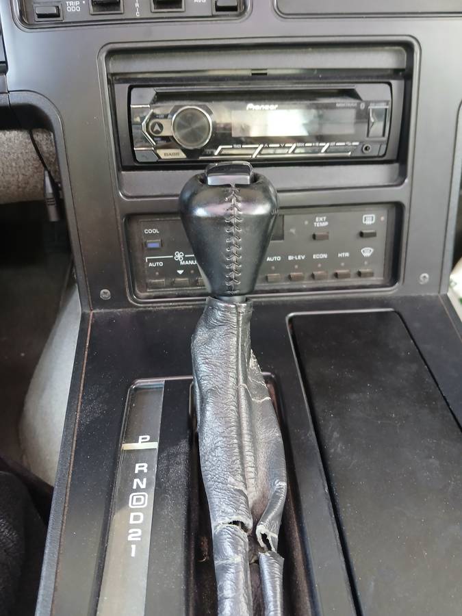 Chevrolet-corvette-1989-white-13